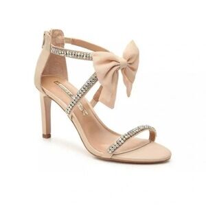 Gorgeous tan rhinestone and bow heels size 10 or 8.5 Formal Heel Champagne Satin